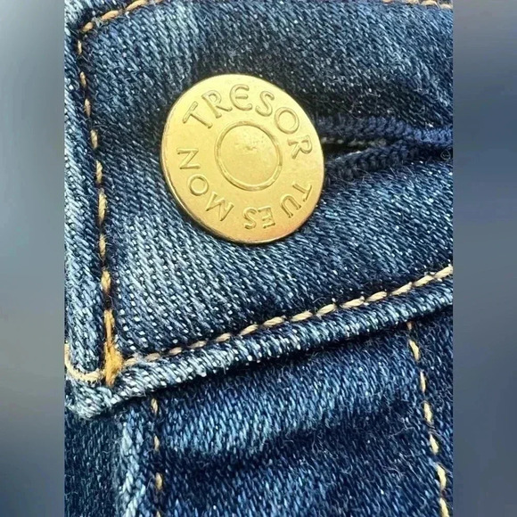 Tu ES Mon Tresor ‎ The Sapphire Jean Sz 26 - Picture 7 of 12